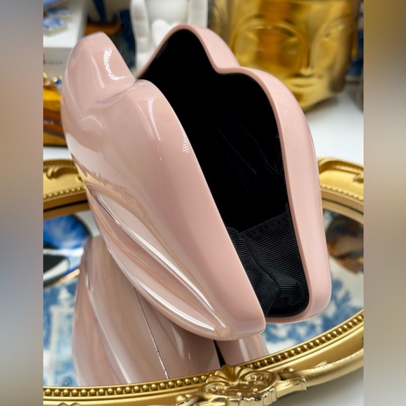 🆕 LULU GUINNESS 🧿 NWOT Iconic Lips Perspex Clutch - Blush Pink - Picture 9 of 16